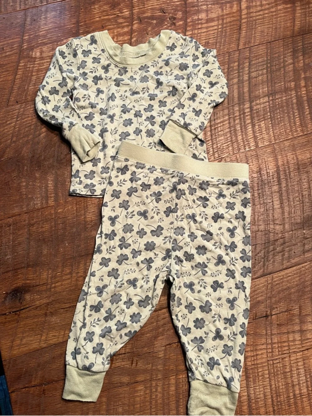Kids Bamboo clover Two-Piece Pajama Set - Picture 1 of 2